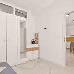 Zhelyazkova Sunny 2br Апартамент *