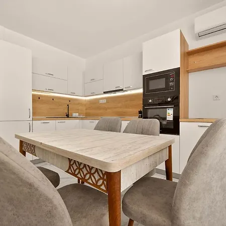 Zhelyazkova Sunny 2br Appartamento