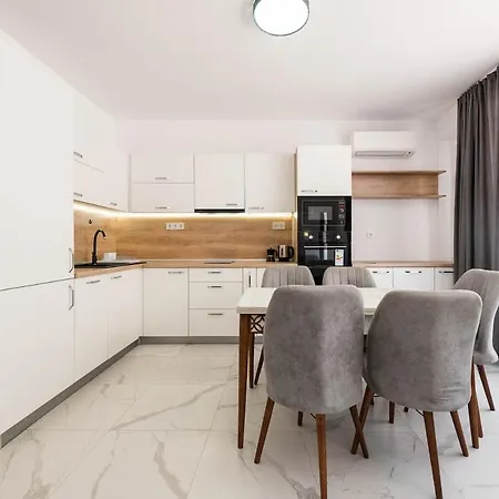 Apartmán Zhelyazkova Sunny 2br *