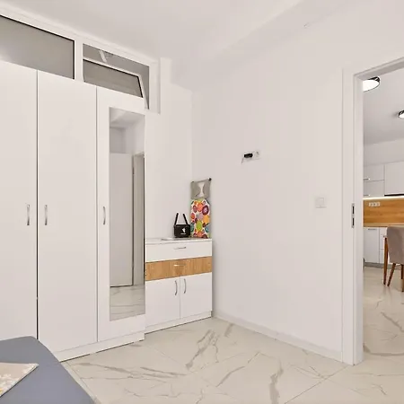 Zhelyazkova Sunny 2br Apartmán *