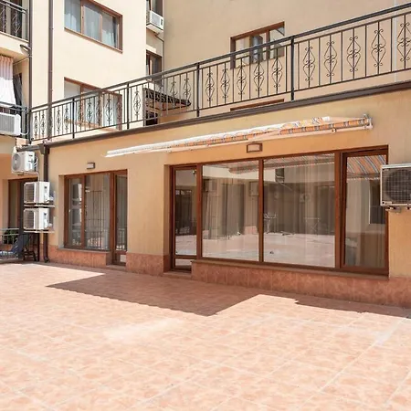 Zhelyazkova Sunny 2br Апартаменты Варна